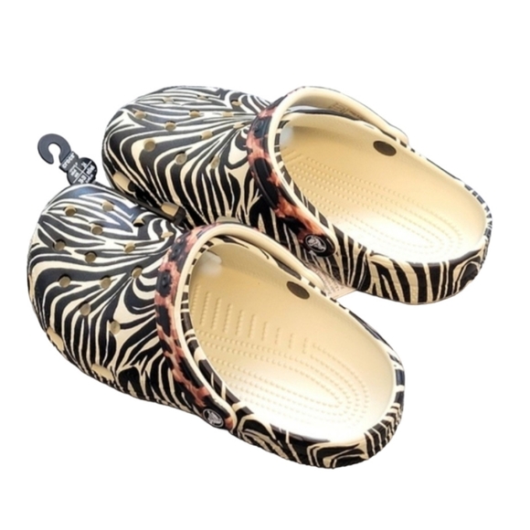 🔴CLOSING / FINAL PRICE  CROCS Tiger Print Black and Tan Size 8 - Picture 3 of 10